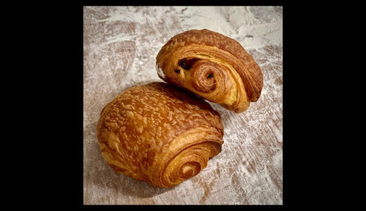 PAIN AU CHOCOLAT