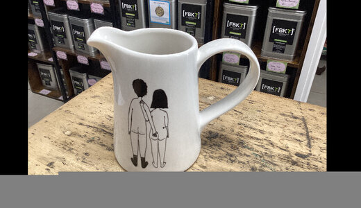 Pichet porcelaine couple dos