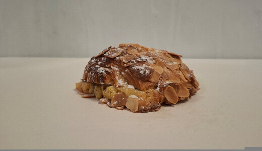 Croissant/P. choc aux amandes