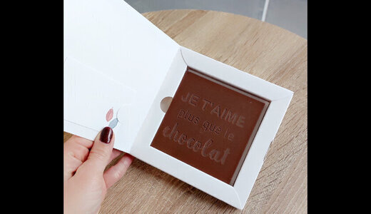 Carte à croquer "Je t'aime plus que le chocolat" au lait