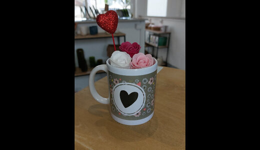 Mug kaki avec roses