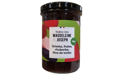 Confiture de griottes, fraises, rhubarbe et fève de tonka