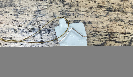 Suspension maison porcelaine