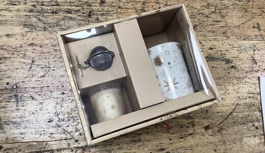 Coffret tasse + boule à thé + bougie de noël 