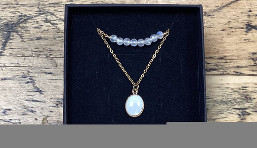 Collier double rang pierres naturelles nacre et pierre de lune