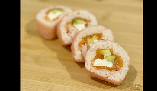 Saumon fumé,Cream cheese et avocat 4 pièces