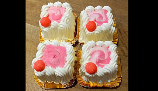 Boite de 4 mini vacherins : vanille fraise