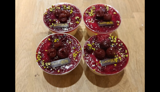 Boite de 4 mousses au kirsch